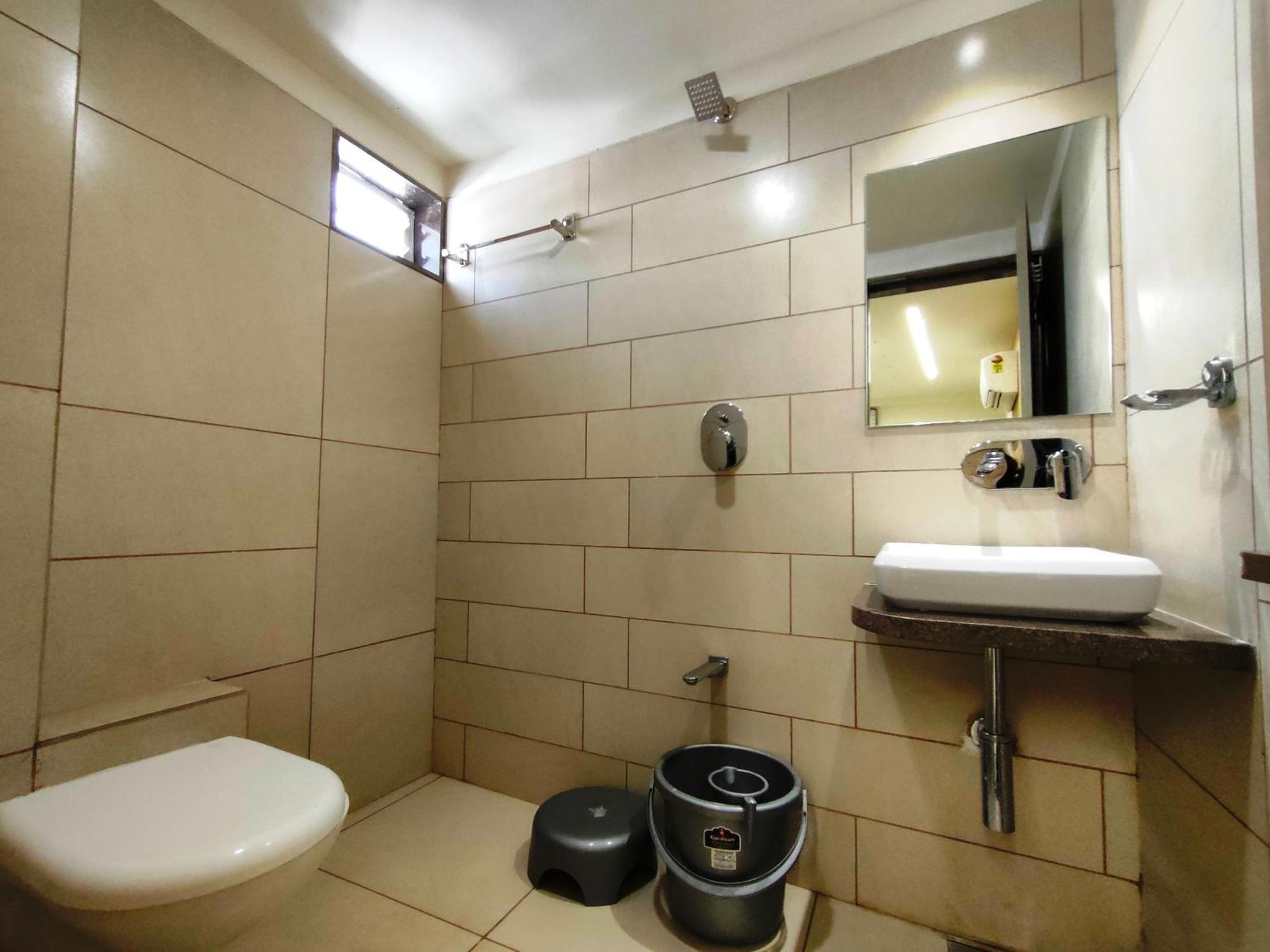 Hotel Kinara 阿穆达巴 外观 照片